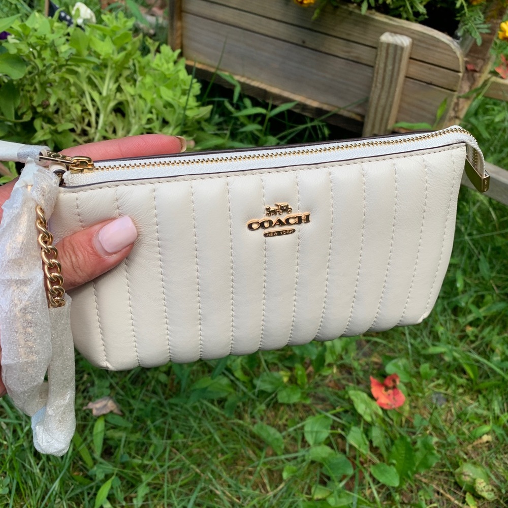 Authentic COACH 1941 Nappa leather/smooth leather zip top wristlet - Picture 11 of 15